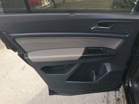 Certified 2021 Volkswagen Atlas SEL Premium image 10