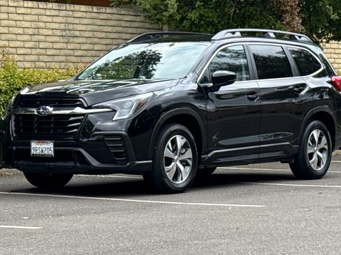 Used 2025 Subaru Ascent Premium AWD/4WD image 9