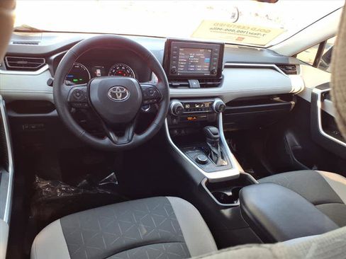 Certified 2021 Toyota RAV4 XLE image 9