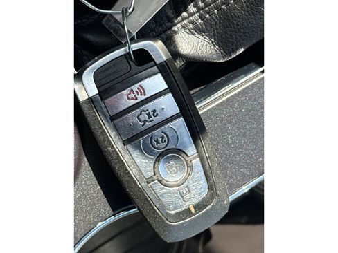 Used 2018 Ford Explorer XLT w/ Equipment Group 202A AWD/4WD image 38