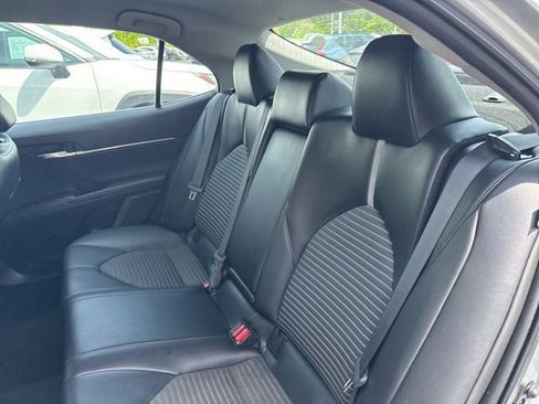 Used 2022 Toyota Camry SE FWD image 12