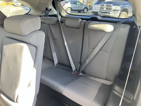 Used 2022 Toyota Highlander L image 24