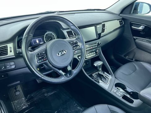 Used 2019 Kia Niro Touring FWD image 23