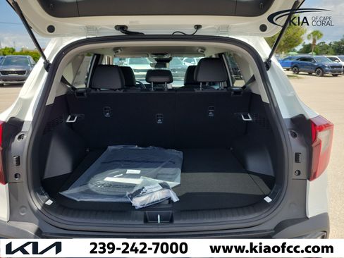 New 2026 Kia Seltos S FWD image 10
