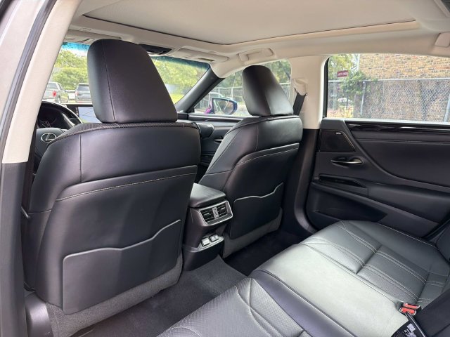 Used 2019 Lexus ES 350 w/ Accessory Package FWD image 12