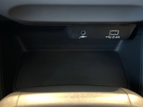 Used 2024 Subaru Crosstrek 2.0i image 7