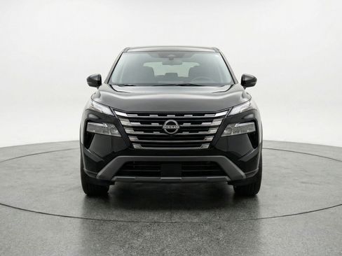 Used 2025 Nissan Rogue SV image 2