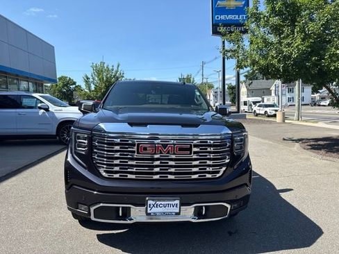 Used 2025 GMC Sierra 1500 Denali w/ Denali Reserve Package AWD/4WD image 3