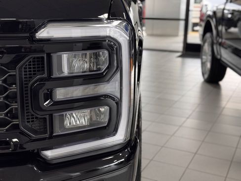 New 2026 Ford F250 Lariat w/ Black Appearance Package image 8