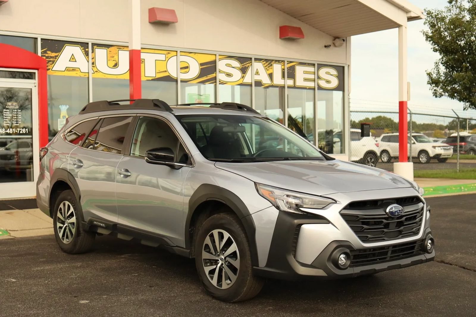 Used 2023 Subaru Outback Premium AWD/4WD image 4