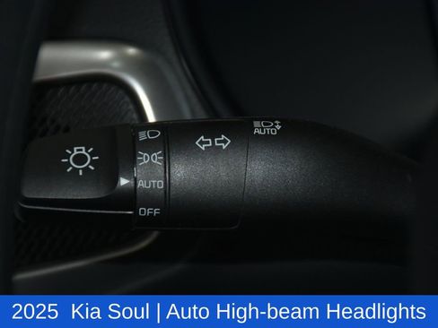Used 2025 Kia Soul LX FWD image 10