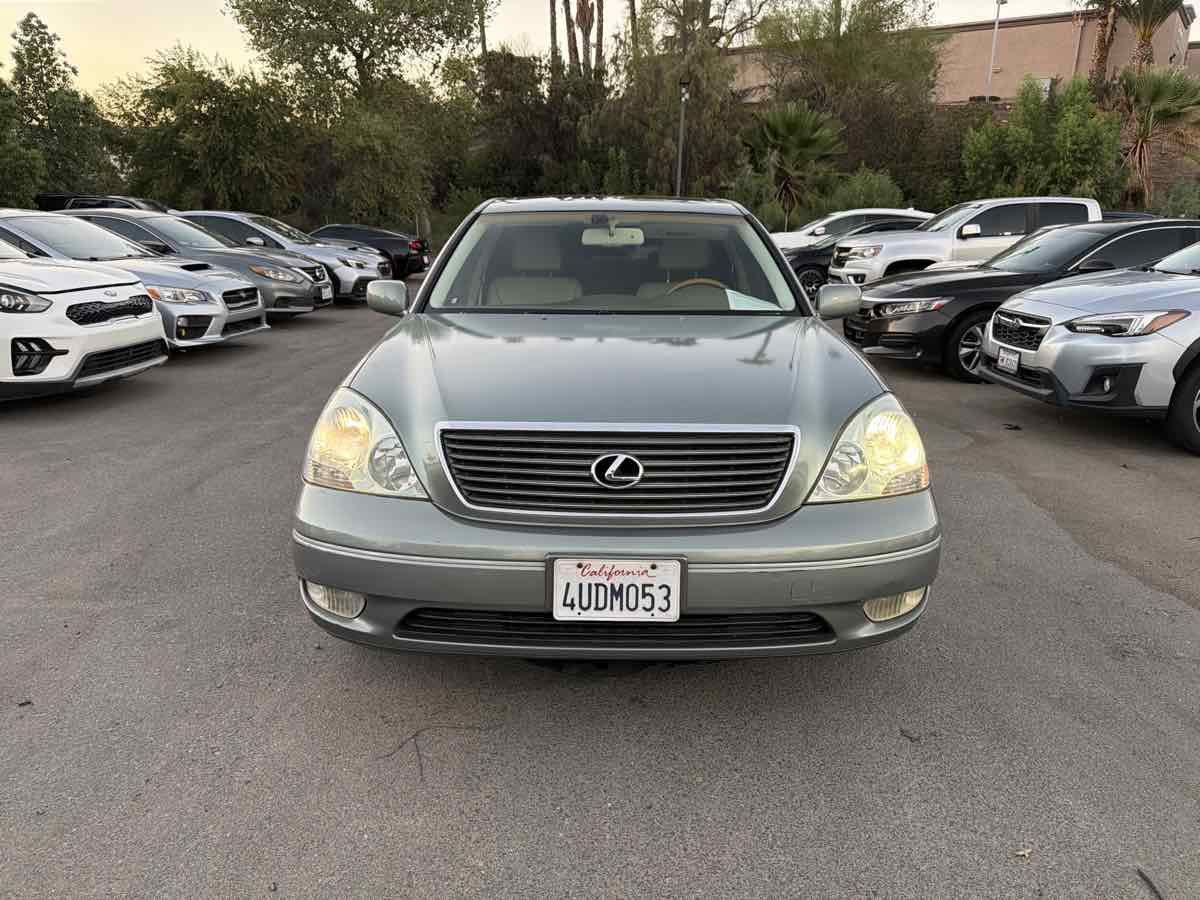 Used 2002 Lexus LS 430 w/ Navigation/Mark Levinson Pkg RWD image 2
