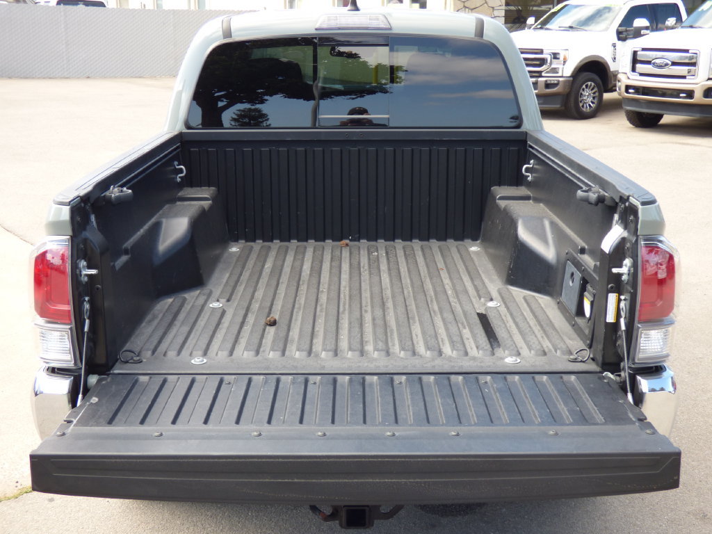 Used 2023 Toyota Tacoma TRD Off-Road AWD/4WD image 13