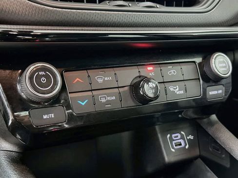 Used 2022 Jeep Compass Altitude image 16