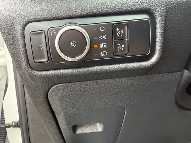 Used 2023 Ford Explorer XLT w/ Equipment Group 202A AWD/4WD image 18
