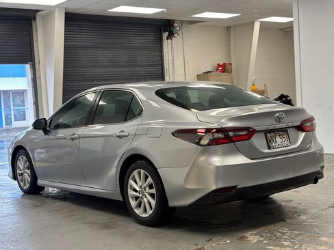 Used 2022 Toyota Camry LE image 2