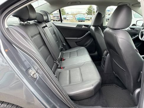 Used 2013 Volkswagen Jetta SE image 10