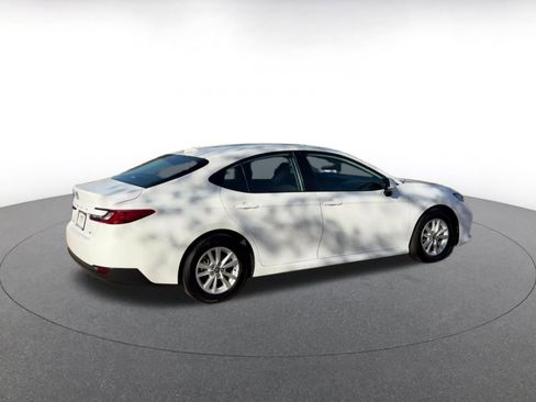 Used 2025 Toyota Camry LE image 14