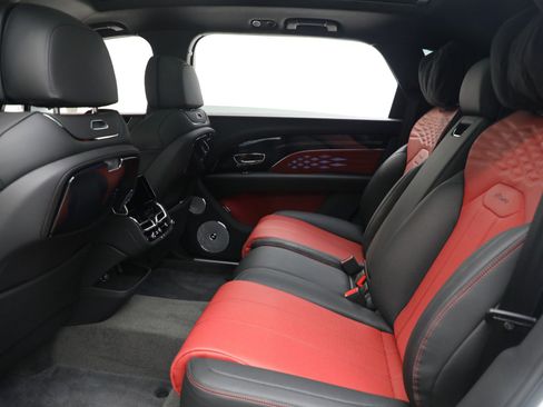 New 2025 Bentley Bentayga Extended Wheelbase image 19