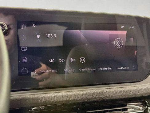 Used 2024 Buick Envista Sport Touring w/ Convenience I Package FWD image 19