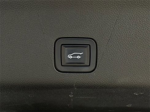 Used 2022 Chevrolet Tahoe Z71 image 28