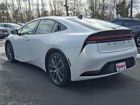 Used 2024 Toyota Prius XLE image 4