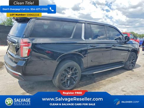 Used 2021 Chevrolet Suburban LT RWD image 4