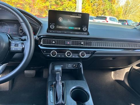 Used 2024 Honda Civic EX-L image 17