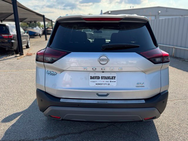 Used 2022 Nissan Rogue SV w/ SV Premium Package FWD image 5