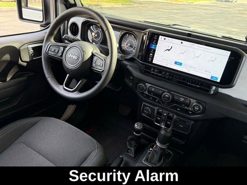 Certified 2024 Jeep Gladiator Sport image 12