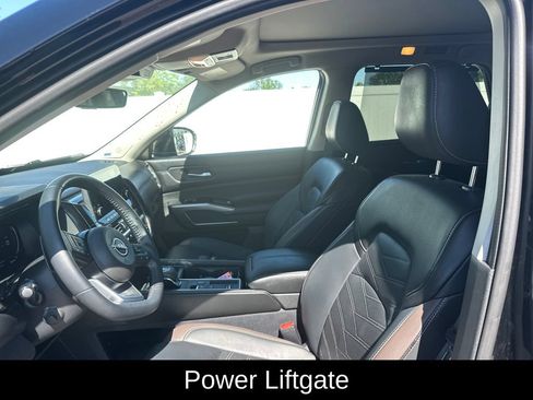 Used 2025 Nissan Pathfinder Platinum w/ Cargo Package FWD image 13