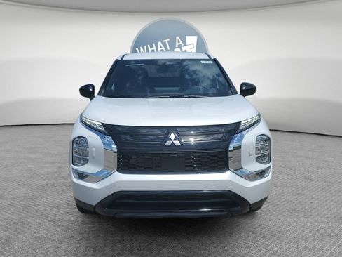 New 2026 Mitsubishi Outlander LE AWD/4WD image 8