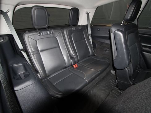 Used 2025 Lincoln Aviator Reserve w/ Luxury Package AWD/4WD image 32