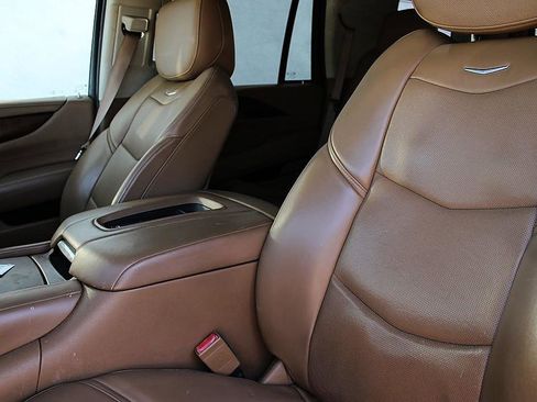 Used 2016 Cadillac Escalade Platinum image 21