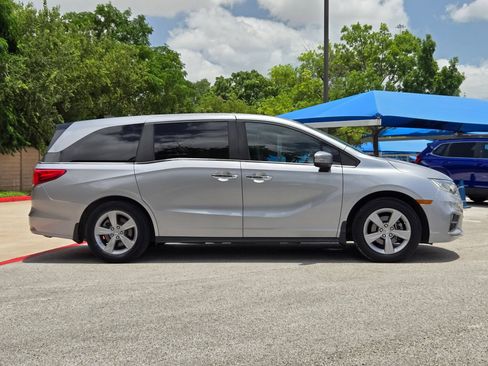 Used 2018 Honda Odyssey EX-L image 2