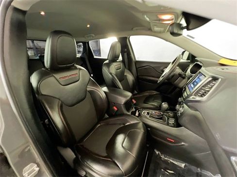 Used 2022 Jeep Cherokee Trailhawk w/ Technology Group B image 24