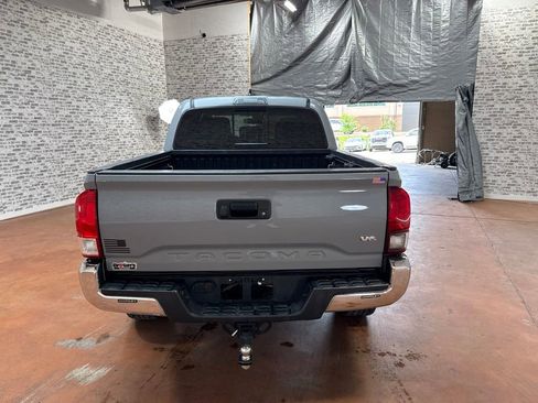 Used 2019 Toyota Tacoma TRD Off-Road AWD/4WD image 6