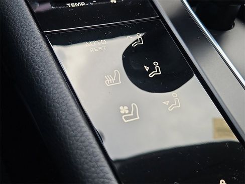 New 2026 Porsche Macan Turbo image 21