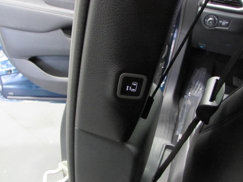 New 2025 Chrysler Pacifica Select image 26