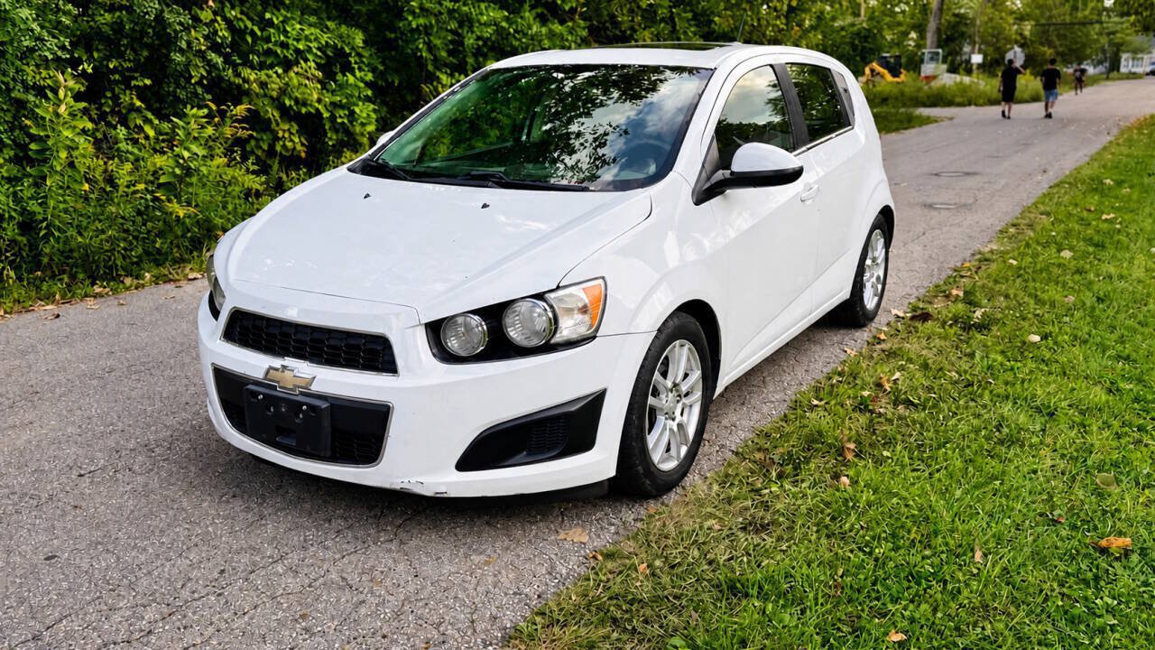 Used 2015 Chevrolet Sonic LT w/ Fun and Sun Package FWD image 2