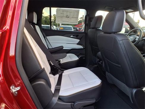 New 2026 Chevrolet Traverse High Country image 4