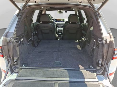 Used 2024 BMW X7 xDrive40i w/ M Sport Package AWD/4WD image 34