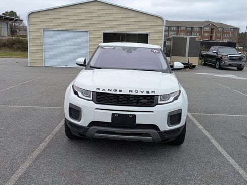 Used 2017 Land Rover Range Rover Evoque SE image 2
