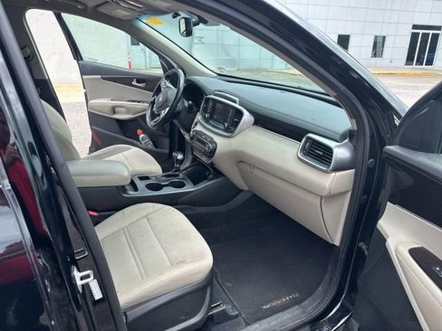 Used 2020 Kia Sorento S FWD image 12