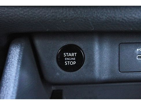 Certified 2025 Nissan Rogue SV image 27