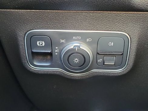 Used 2020 Mercedes-Benz GLB 250 4MATIC image 13