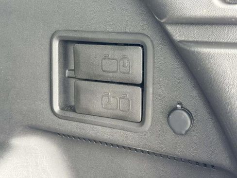 Used 2023 Chevrolet Equinox RS image 9