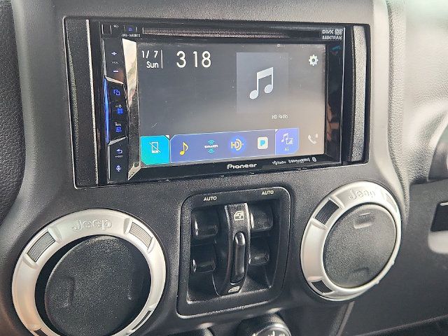Used 2014 Jeep Wrangler Unlimited Sahara w/ Connectivity Group AWD/4WD image 19