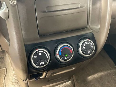 Used 2004 Honda CR-V LX image 8