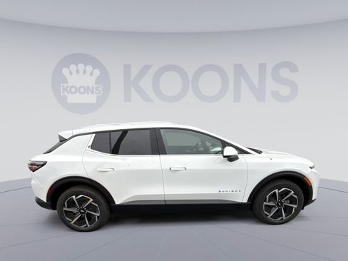 New 2026 Chevrolet Equinox EV LT image 8